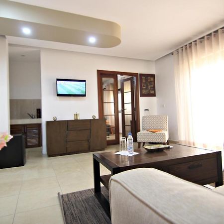 Les Residences Mamoune Дакар Экстерьер фото